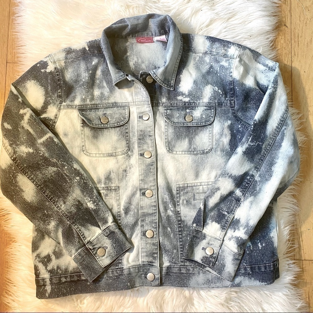 WOMEN’S Papagallo Bleached Denim Jacket  Sz Small